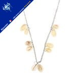 Collier orné de coquillage